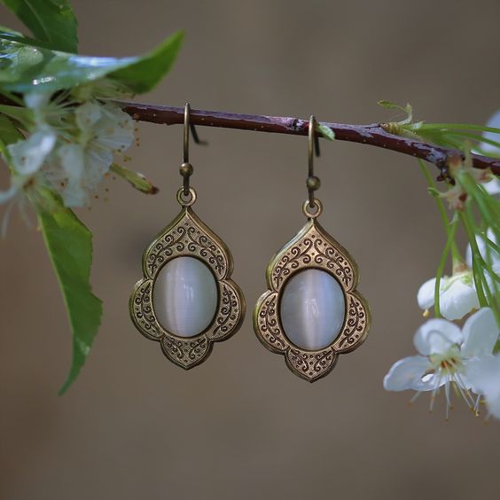 Olga® | Vintage White Stone Gold Earrings