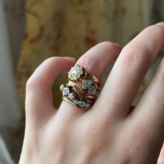 Esther® | Vintage Flower Zirconia Ring Set
