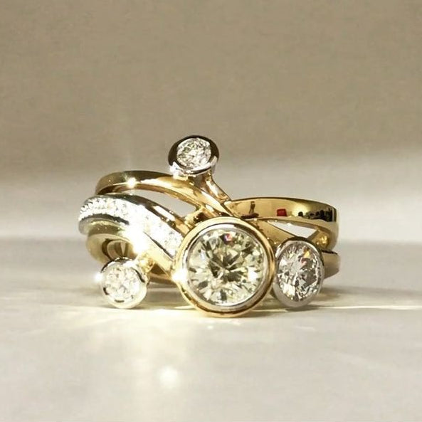 Stella® | Vintage Exotic Bright Golden Ring