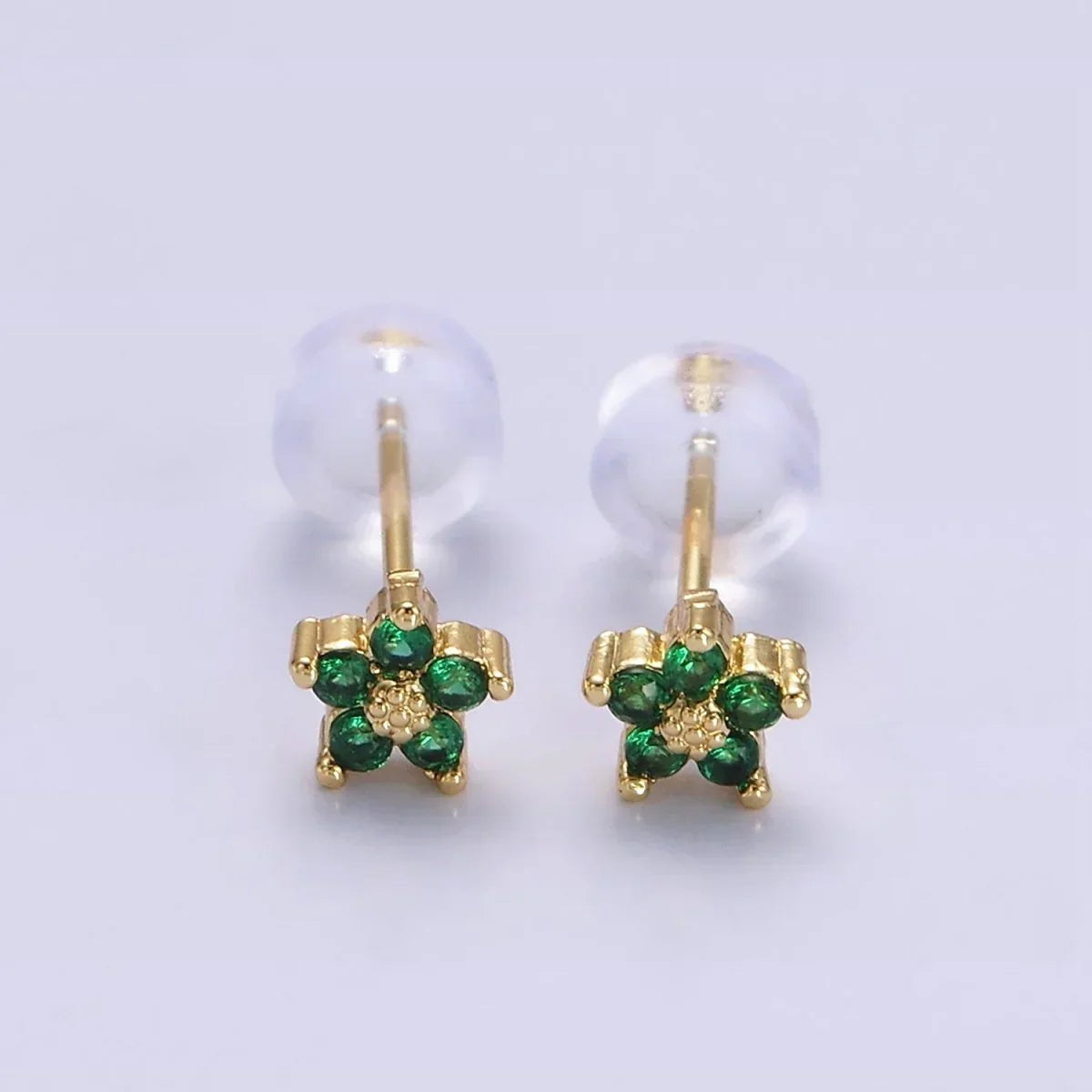 Ágata® | Dainty Flower Stud Earrings