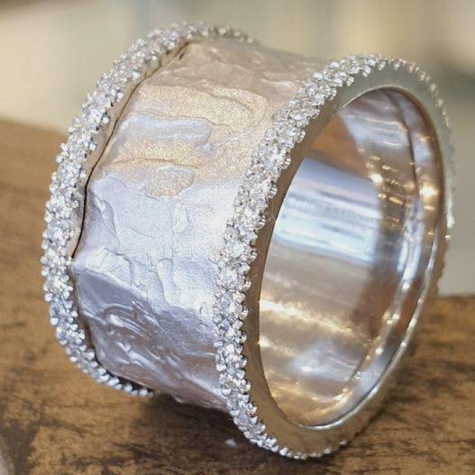 Miriam® | Vintage Silvered Zirconia Ring
