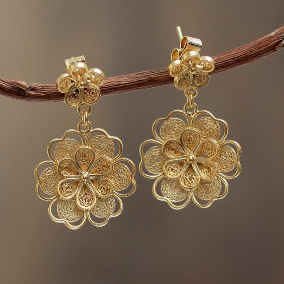 Alina® | Vintage Golden Flower Earrings
