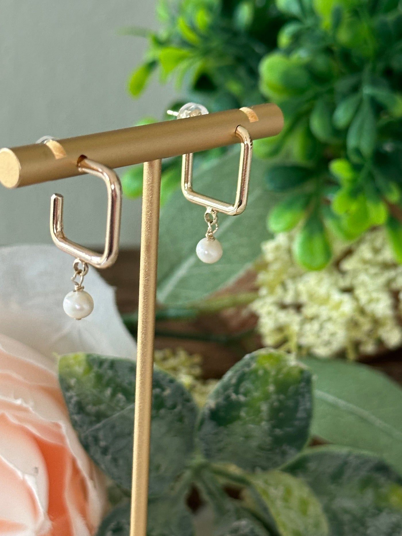 Bijou® | Dalila Square Hoop Pearl Earrings