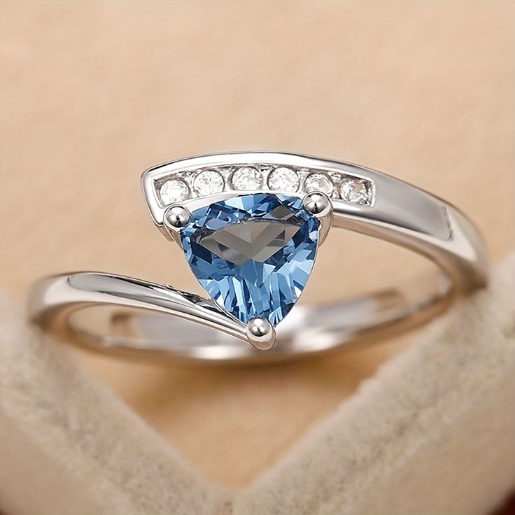 Nadia® | Vintage Elegant Blue Crystal Silver Ring