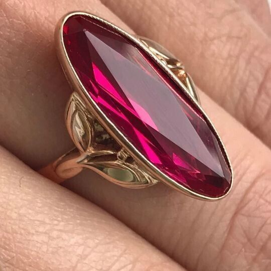 Hilda® | Vintage Garnet Oval Crystal Gold Ring