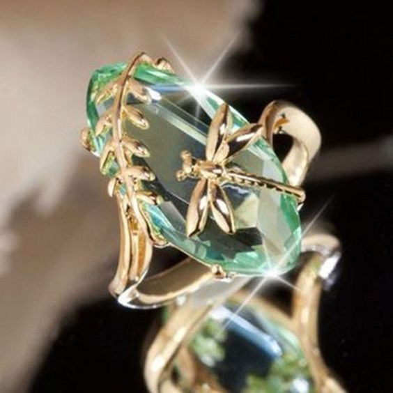 Elara® | Vintage Oval Green Glass Ring
