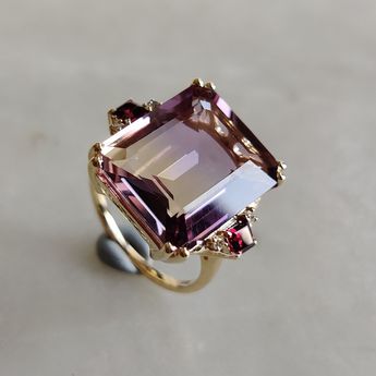 Cristal® | Vintage Purple Cubic Glass Ring