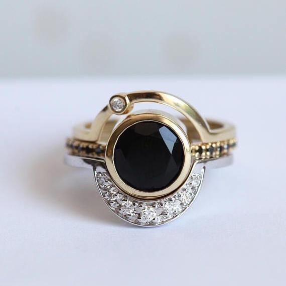 Gwen® | Vintage Black Glass & Zirconia Gold Ring