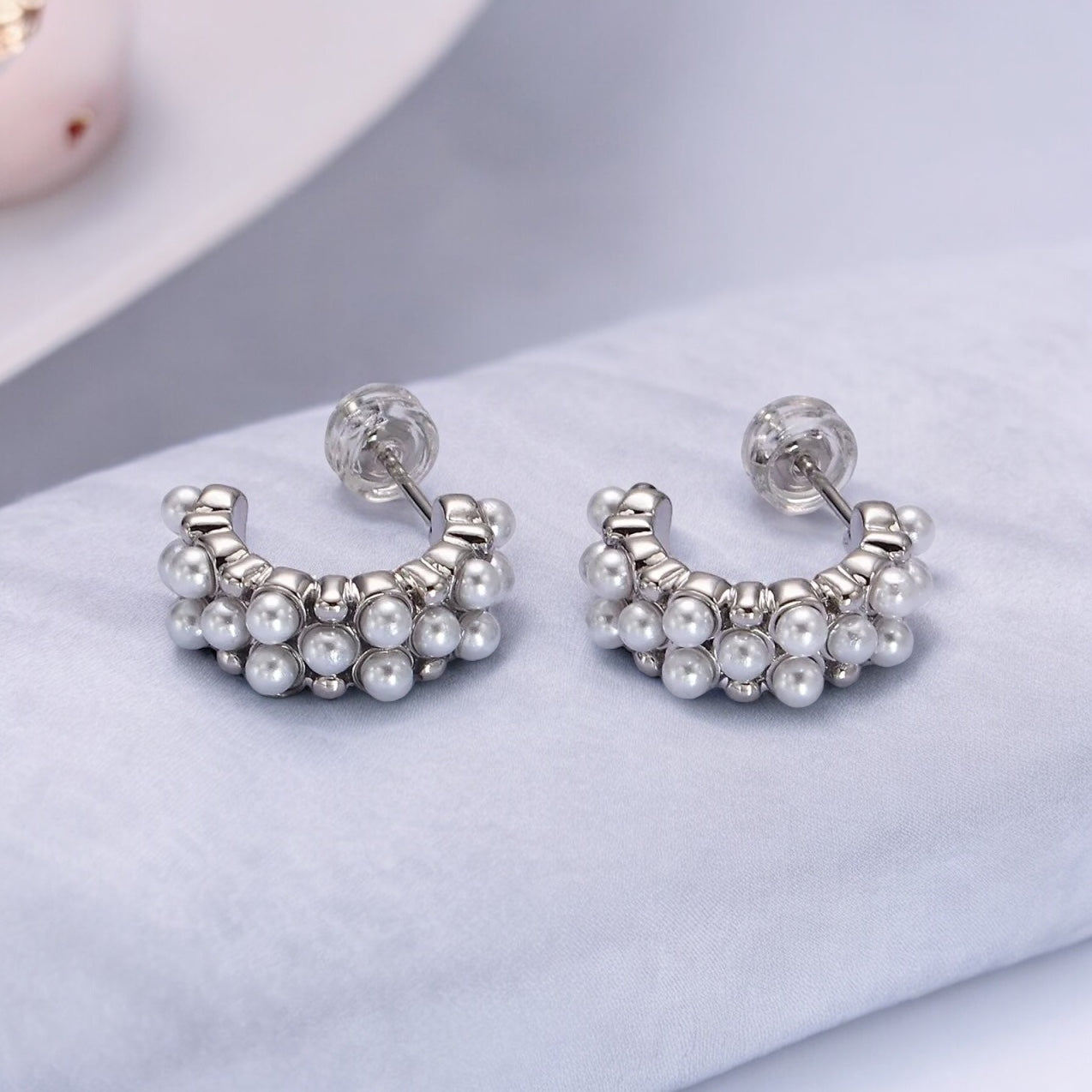 Yoselin® | Sabrina Pearl Lined Hoop Earrings
