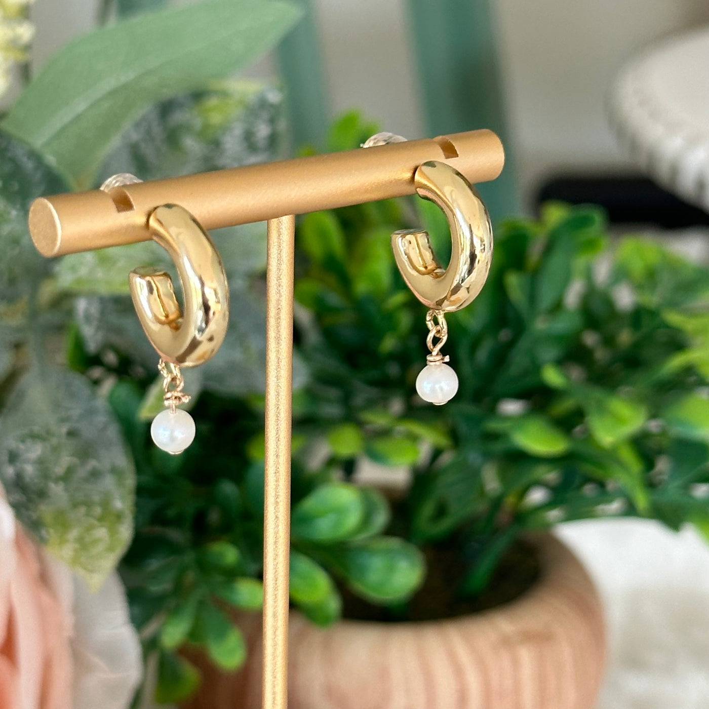 Dayana® | Ileana Thick Hoop Pearl Earrring