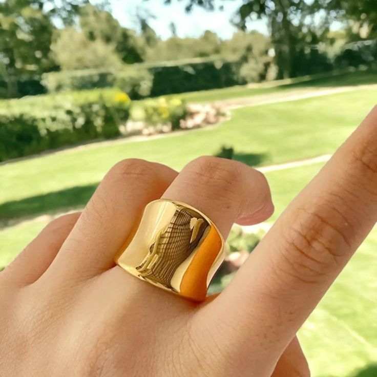 Elena® | Vintage Golden Ring
