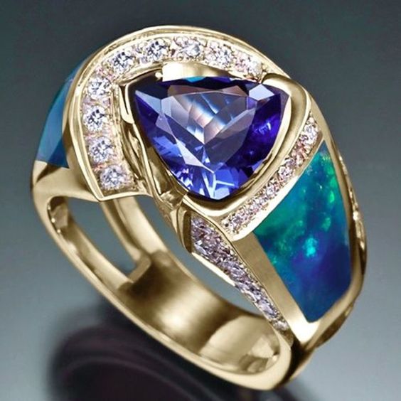 Luciana® | Vintage Ocean Blue Crystal Ring