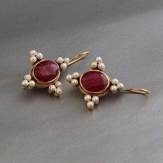 Alicia® | Vintage Red Stone Pearl Earrings