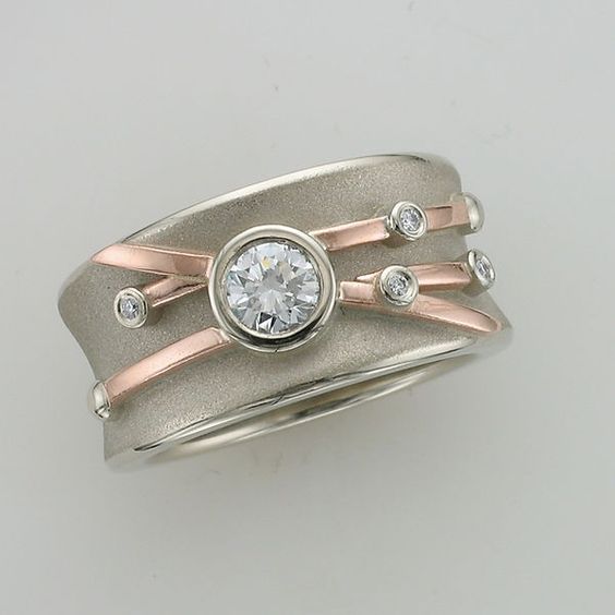 Cecilia® | Vintage Rose Line Silver Ring
