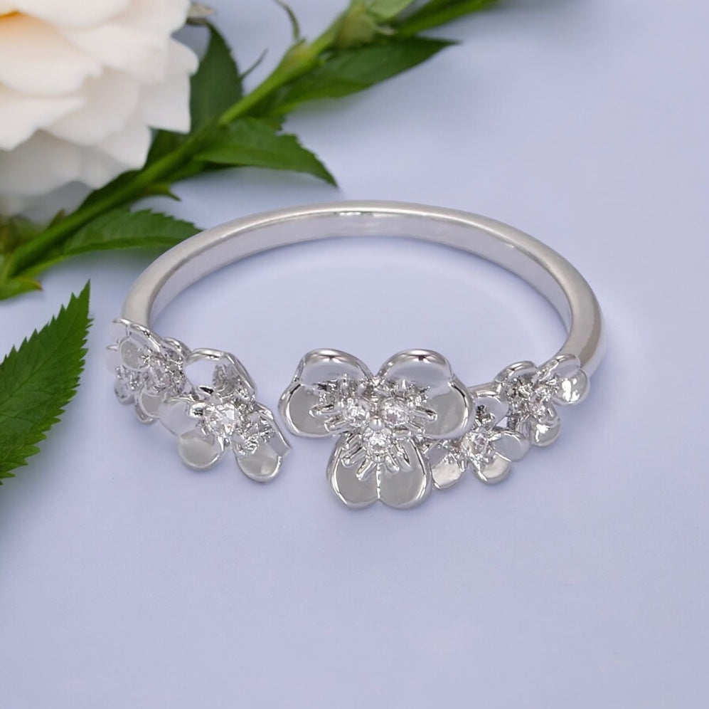 Viviana® | Tonia Dainty Flower Ring