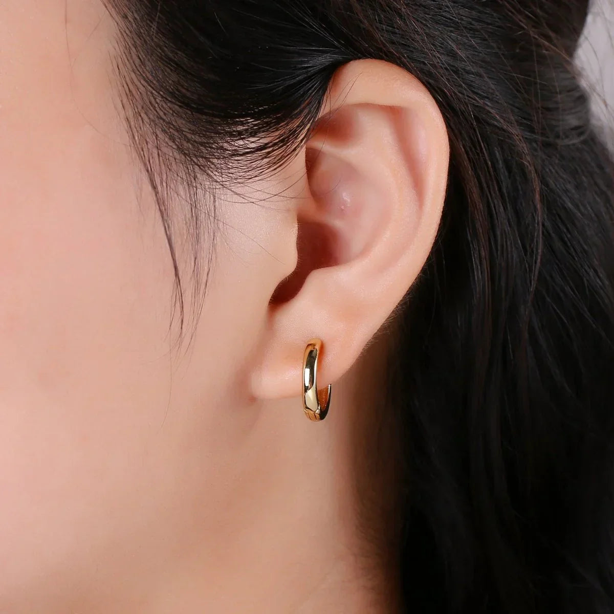 Linda® | Vitalia Hoop Earrings