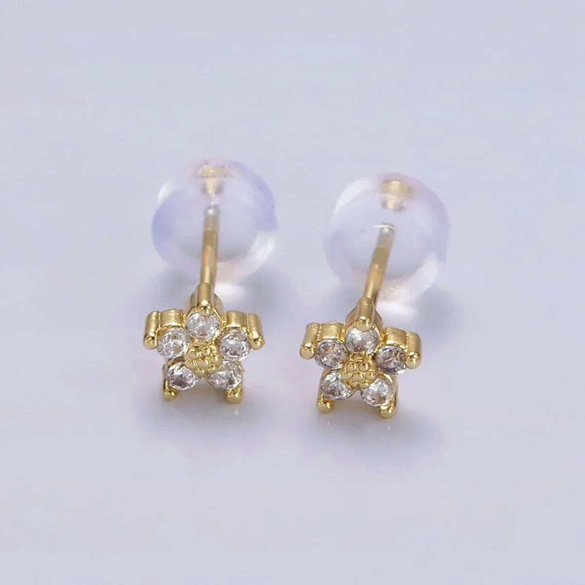 Ágata® | Dainty Flower Stud Earrings