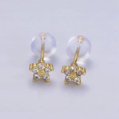 Ágata® | Dainty Flower Stud Earrings