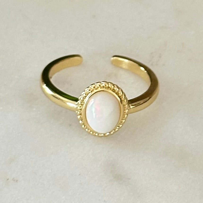 Canyon® | Trendy White Heart Open Ring