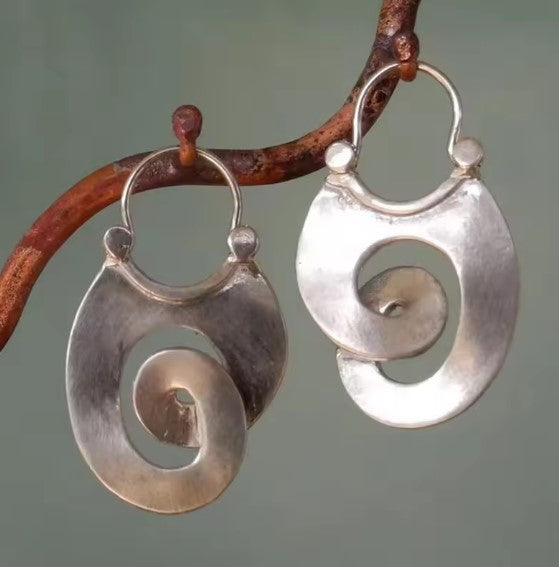 Perla® | Vintage Spiral Dangle Silver Earrings