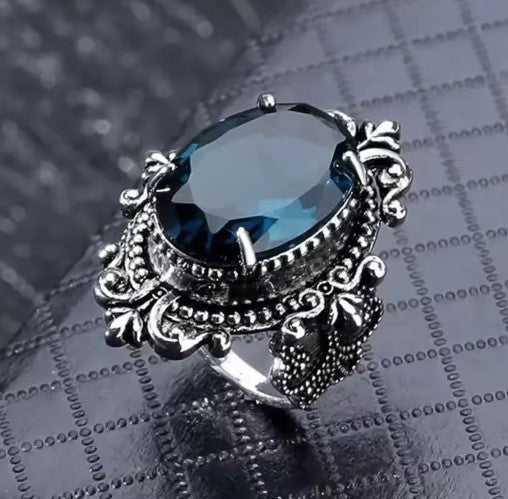 Irene® | Bohemia Caved Pattern Blue Ring