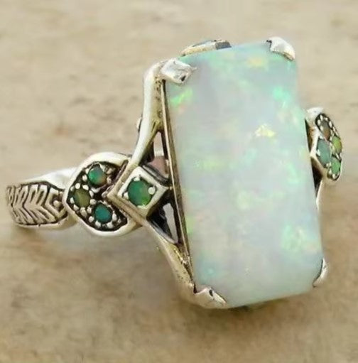 Karen® | Vintage Dazzling Square Inlaid Green Stone Ring