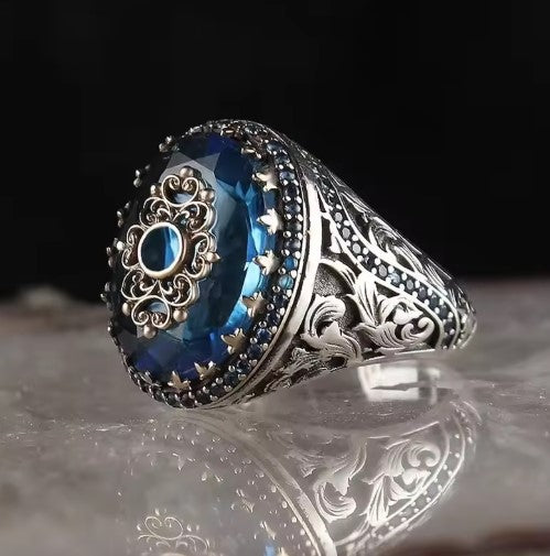 Clío® | Vintage Handmade Carved  Inlaid Blue Zircon Ring