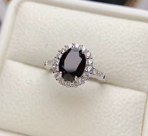 Faye® | Vintage Natural Black Spinel Ring