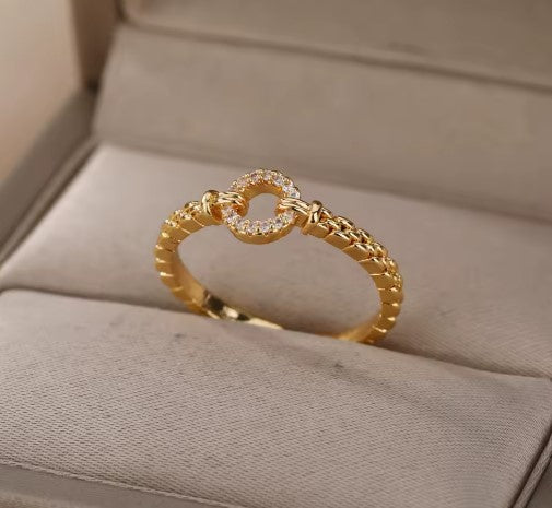 Norma® | Gold Chain Zircon Round Adjustable Ring