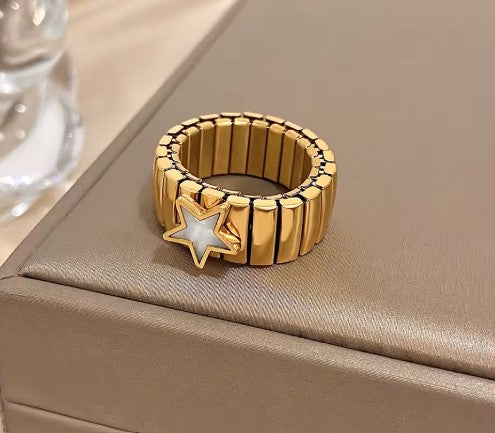 Merced® | Vintage Elastic Star Pattern Gold Ring