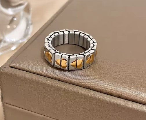 Mayra® | Vintage Elastic Heart Pattern Silver Ring