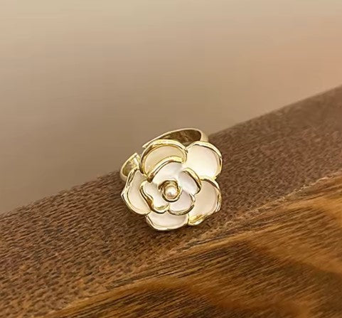 Nayla® | Vintage White Rose Flower Ring