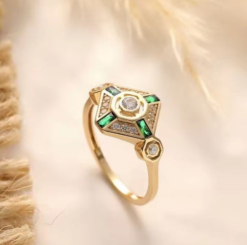 Noelia® | Vintage Gold Green White Stone Ring