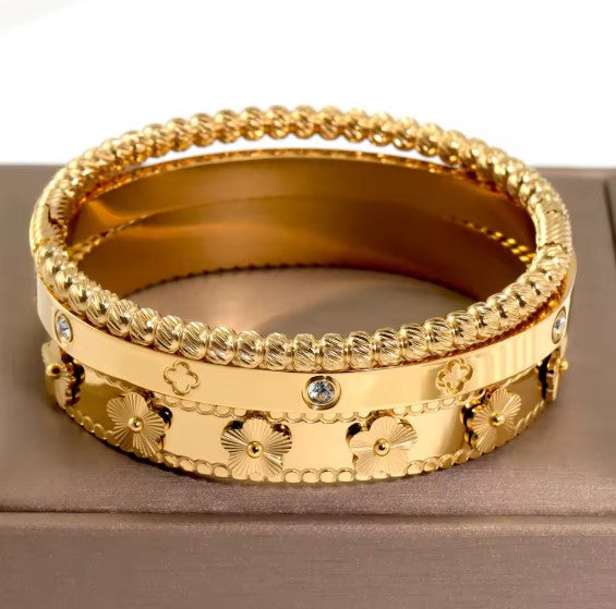Leticia® | Flower Bangle Gold Bracelet