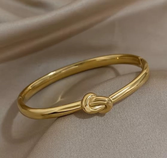 Paulina® | Vintage Gold Knotted Bangle Bracelets