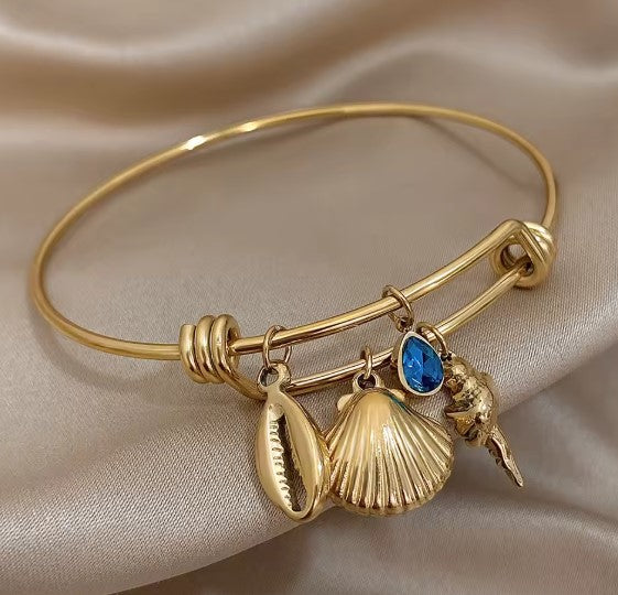 Ornella® | Vintage Shell Charm Adjustable Gold Bracelet