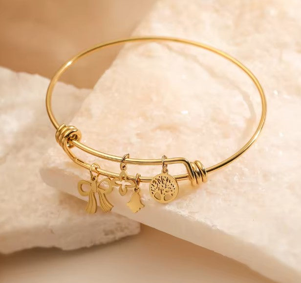 Isabel® | Vintage Charm Gold Bracelet