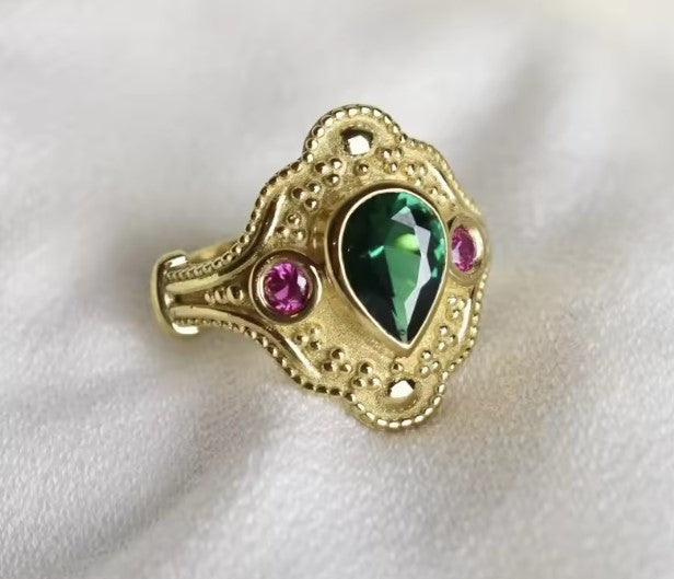 Juliana® | Vintage Dazzling Fashion Gold Ring