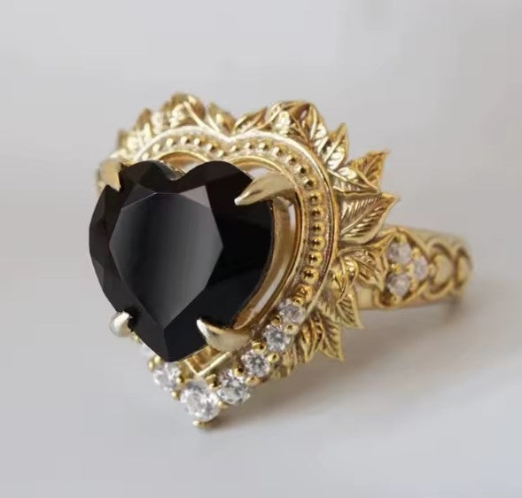 Dafne® | Vintage Flower Leaf Black Heart Stone Ring
