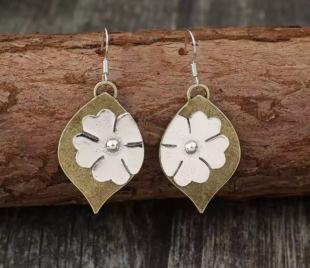 Juana® | Vintage Carving Flower Earrings