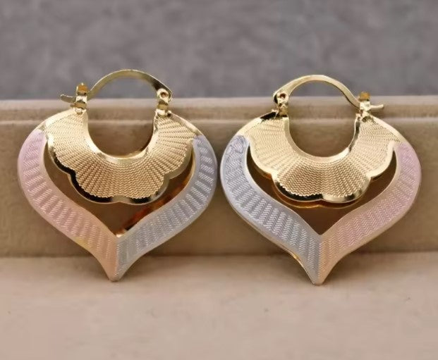 Azucena® | Exquisite Heart Hollow Charm Gold Earrings