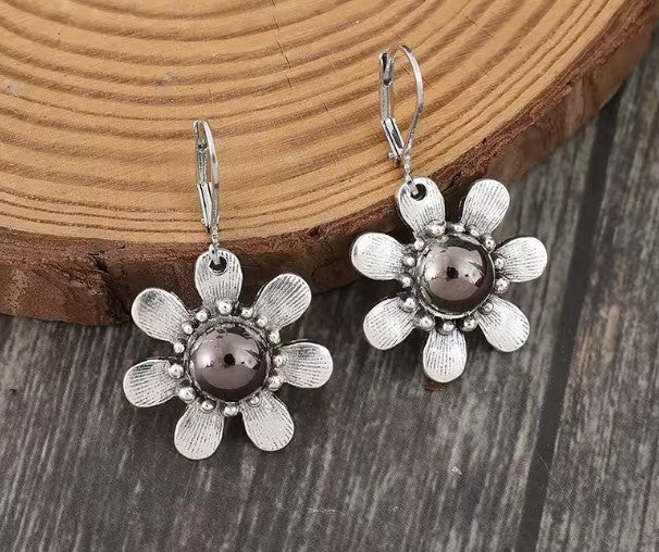 Inés® | Vintage Carving Flower Dangle Earring