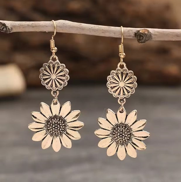 Sara® | Vintage Carving Sunflower Gold Earrings