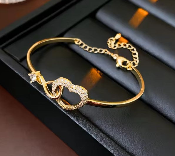 Vilma® | Vintage Zircon Heart Hollow Gold Bracelet