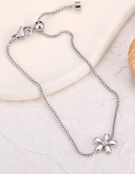 Rosa® | Zirconia Flower Silver Bracelet