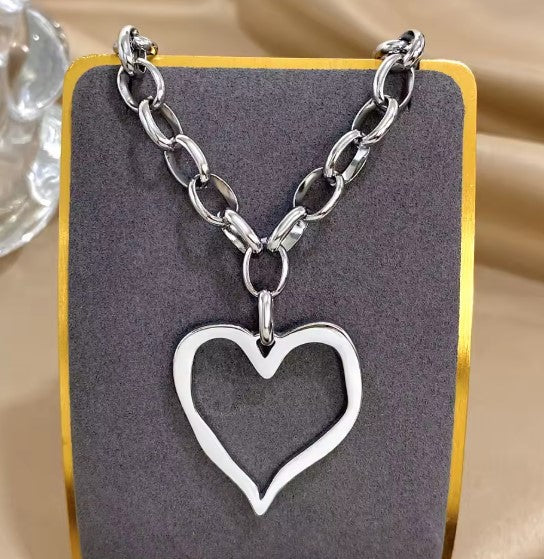Cassandra® | Vintage Hollow Heart Pendant Silver Necklace