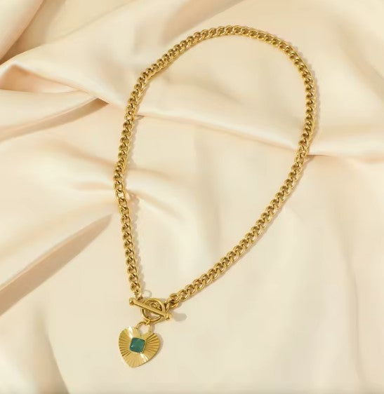 Yazmín® | Green Heart Pendant Gold Necklace