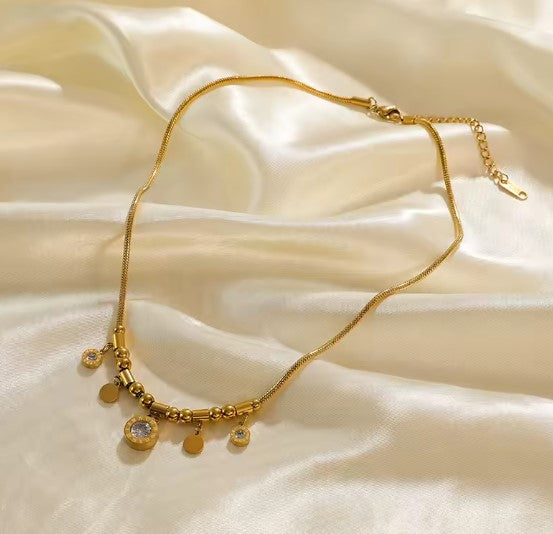 Yolanda® | Vintage Zircon Pendant Gold Necklace