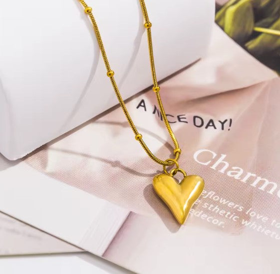 Zenaida® | Minimalist Smooth Heart Gold Necklace