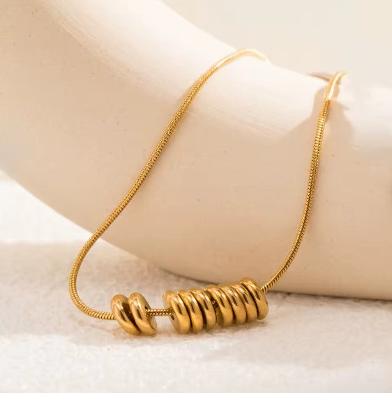 Daniela® | Vintage Circular Pendant Gold Necklace
